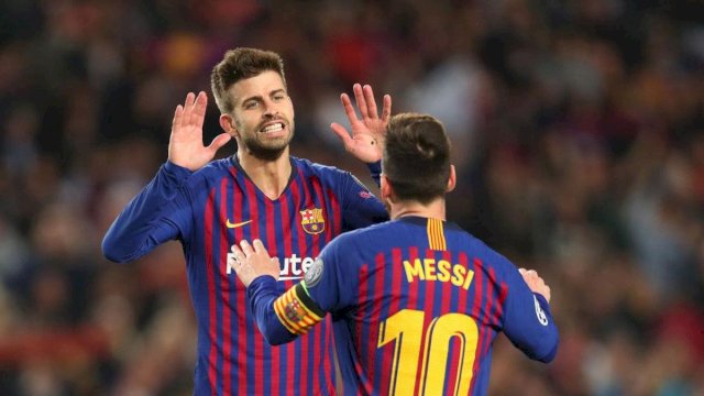 Pique Tertawakan Barcelona Usai Gagal Daratkan Messi. (F-INT)