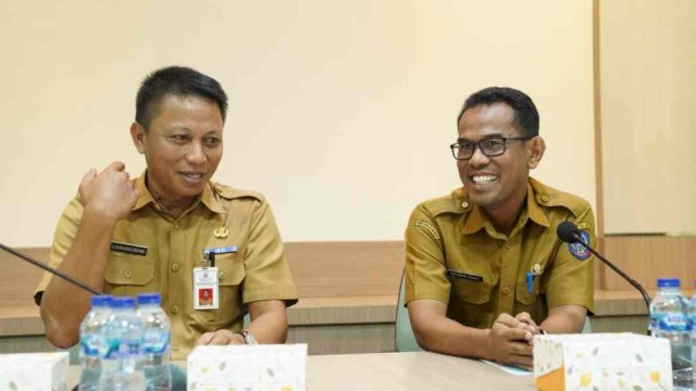 Pisah Sambut Jabatan Kepala Bappelitbangda Sulsel, Andi Darmawan dan Setiawan Aswad Saling Lempar Senyuman