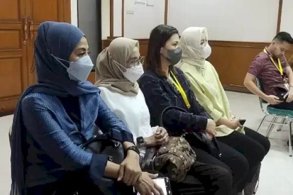 Istri Vincent Rompies Jadi Saksi di Sidang Cerai Desta dan Natasha Rizki