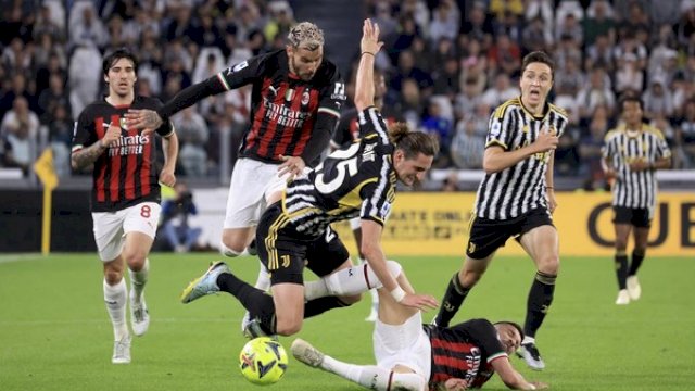 Newcastle United Ingin Boyong Theo Hernandez dan Federico Chiesa. (F-INT)