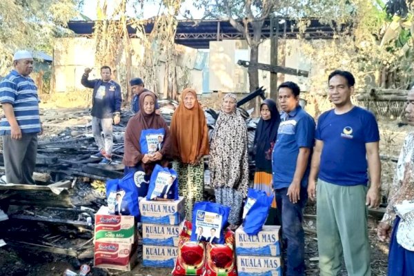 Dapat Kabar Ada Rumah Kebakaran, SR Intruksikan Pengurus NasDem Maros Gerak Cepat Bawa Bantuan