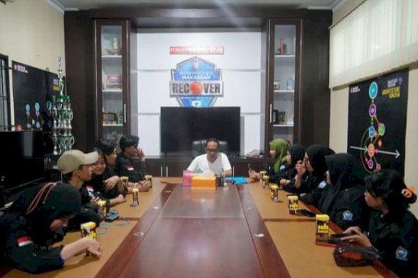 Rapat Bersama Irbas, Camat Makassar Bahas Persiapan Sambut Hari Kemerdekaan