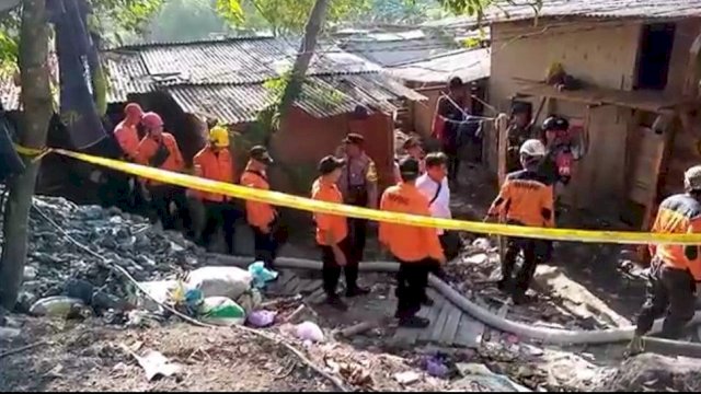 Penambang Emas Banyumas Terjebak di Lubang.(F-INT)