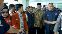 Kader NasDem Sulsel-Relawan Membludak Jemput Anies Tiba di Bandara Makassar, Diteriaki &#8216;Presiden&#8217; 2024