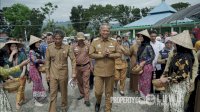 Galang Masyarakatnya Bangun Infrastruktur, Bupati Juluki Rusli Bara Kades Pembangunan