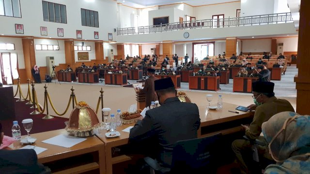 Bupati Yusran-Wabup Syahban Sammana Hadiri Rapat Paripurna DPRD Pangkep