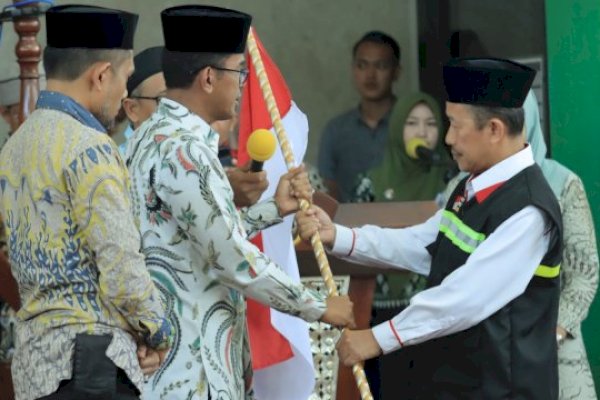 Lepas JCH Takalar, Pj Setiawan Aswad Harap Jemaah Jaga Kebugaran Fisik dan Kesehatan