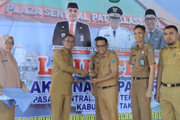 Tingkatkan PAD, Pj Bupati Takalar Resmikan Pasar Harian di 3 Kecamatan