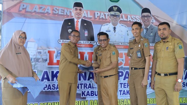 Tingkatkan PAD, Pj Bupati Takalar Resmikan Pasar Harian di 3 Kecamatan