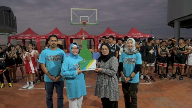 Indira Yusuf Ismail Bakar Semangat Atlet Basket di Turnamen 3×3 Teeneger