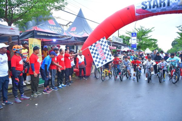 Fun Bike Meriahkan HUT Bhayangkara Ke-77, Sekda Lepas Peserta