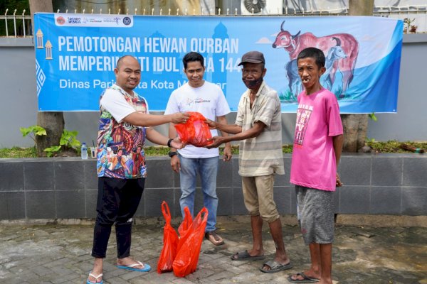Dispar Makassar Pererat Kebersamaan Melalui Penyembelihan Hewan Qurban