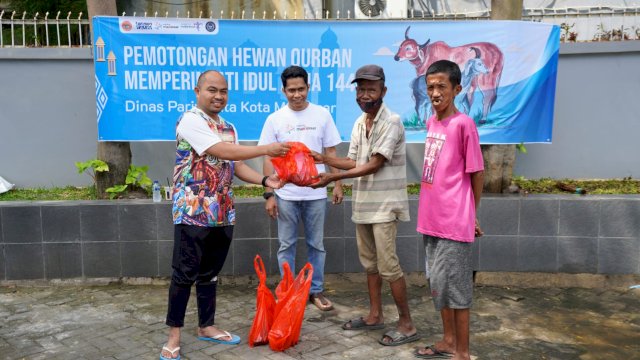 Dispar Makassar Pererat Kebersamaan Melalui Penyembelihan Hewan Qurban