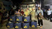 Tepati Janji, Legislator NasDem APT Serahkan Bantuan Bak Sampah di Kelurahan Melayu Baru