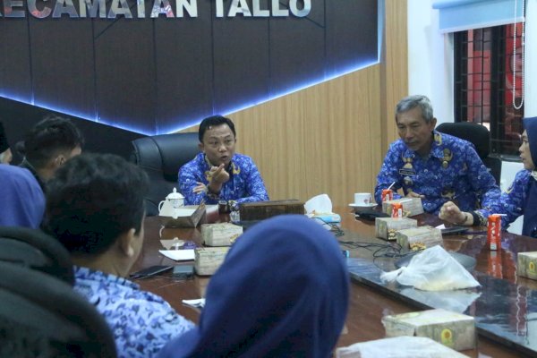 Camat Alamsyah Kumpulkan Lurah dan Pejabat Struktural se-Tallo, Bahas Evaluasi Program Kecamatan