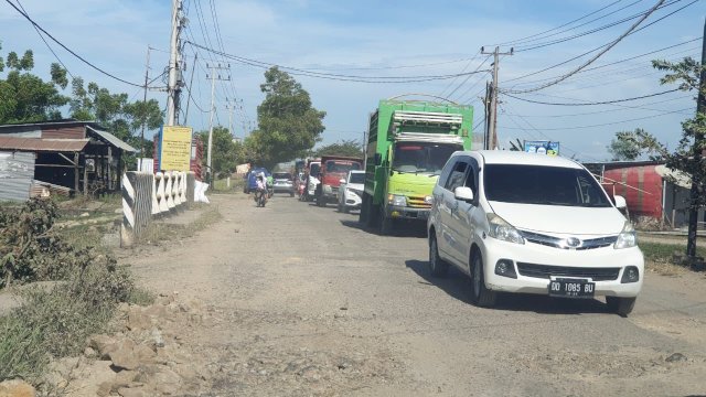 Disoroti DPRD Sulsel, Pemprov Pastikan Jalan Poros Sidrap-Soppeng Segera Dikerjakan