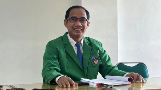 Ketua DPRD Makassar Rudianto Lallo Ujian Tesis Progran Magister Hukum di UMI.