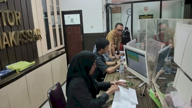 Camat Makassar Lakukan Sidak di Kantor Layanan Kecamatan