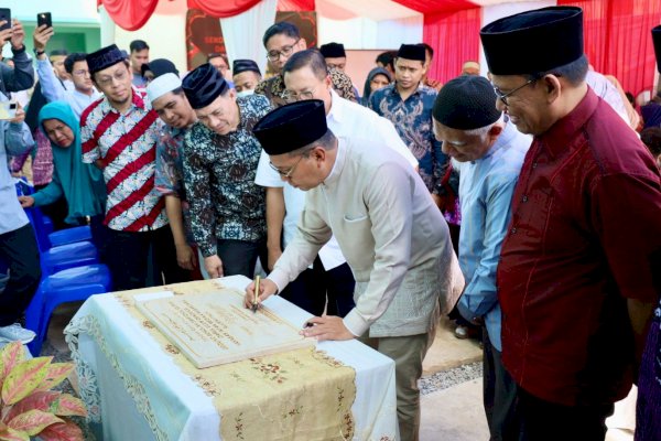 Danny Pomanto Resmikan Gedung Sekolah Tahfizhul Qur’an Darul Ulum Cendikia YIMN FKUH