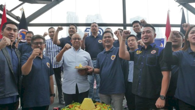 Anies Baswedan saat bersama kader GPND.(F-INT)