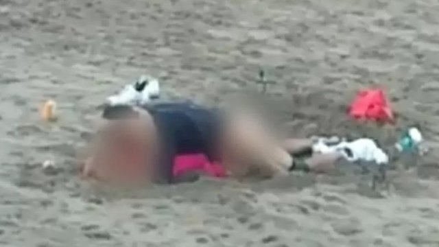 Viral Bule Berhubungan Badan di Pantai Batu Bolong.(F-INT)