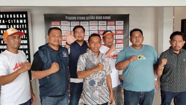 Ribuan Kader NasDem Sulsel Terbang ke Jakarta dengan Biaya Sendiri