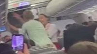Mengerikan, Petinju Ngamuk Minta Buka Pintu Pesawat