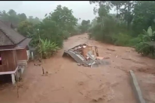 Banjir Bandang Hantam OKU Selatan: 1 Orang Tewas, Ratusan Rumah Terendam