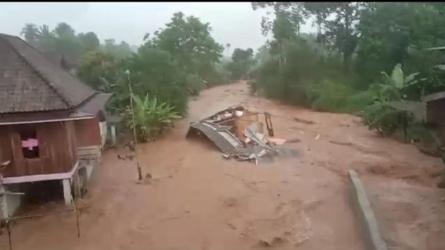 Banjir Bandang Hantam OKU Selatan. (F-INT)