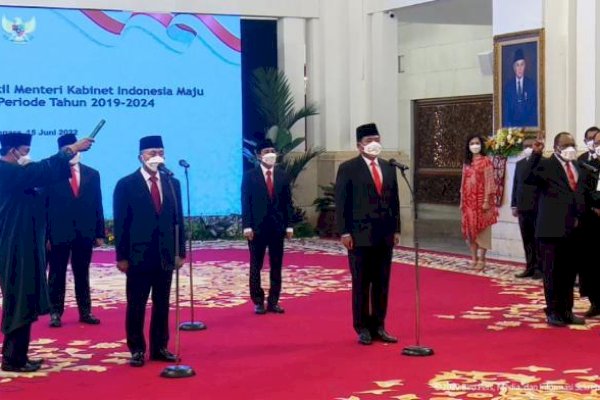 Jokowi Resmi Lantik 5 Wakil Menteri
