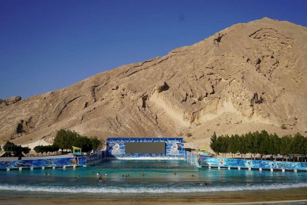 Bikin Tercengang, Uni Emirat Bangun Tempat Rekreasi Air di Tengah Gurun Pasir