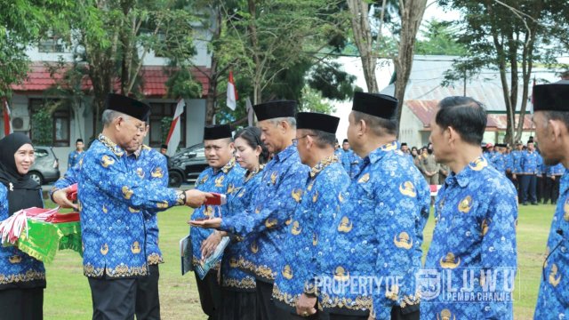 Dukung Gerakan Pembagian 10 Juta Bendera Merah Putih, Pemkab Luwu Siap Bagikan 3500 Bendera Kepada Masyarakat