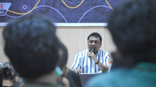 Anggota DPRD Makassar Arifin Dg Kulle Beri Pemahaman Pentingnya Retribusi Pelayanan Sampah dan Kebersihan