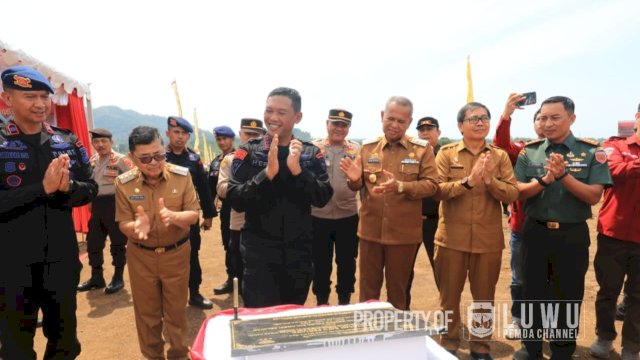 Disaksikan Bupati Luwu, Kombes Pol. Heru Novianto Lakukan Peletakan Batu Pertama Pembangunan Mako Batalyon D Pelopor