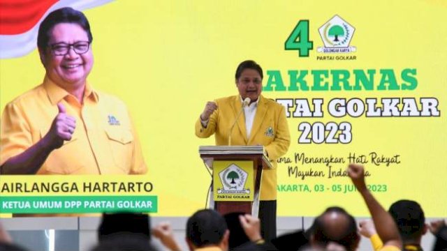 Dukung Prabowo Capres, Airlangga Dilaporkan ke Dewan Etik Golkar