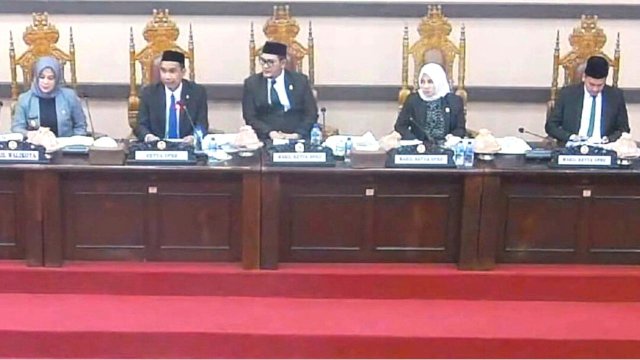 Ketua DPRD Makassar Rudianto Lallo Pimpin Sidang Paripurna, Sampaikan Laporan Hasil Reses Kedua