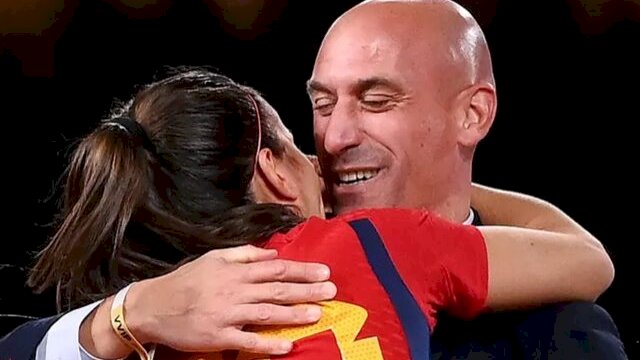 PM Spanyol Kecam Aksi Memalukan Presiden RFEF yang Cium Bibir Pemain Timnas Wanita: Maaf Saja Tak Cukup