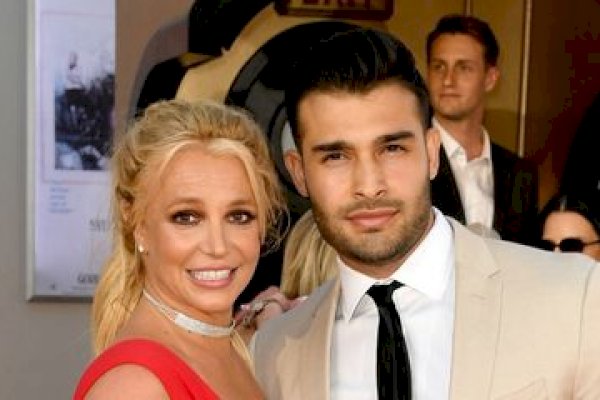 Gugat Cerai Britney Spears, Sam Asghari Bantah Demi Duit