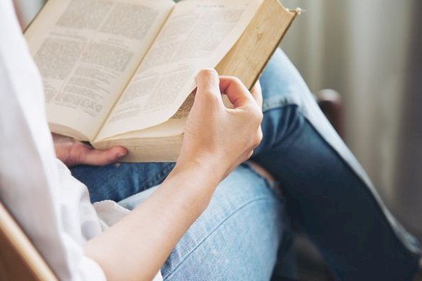 7 Kebiasaan Orang Sukses yang Harus Kamu Tiru, Ternyata Rutin Lakukan ini di Malam Hari