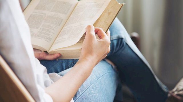 7 Kebiasaan Orang Sukses yang Harus Kamu Tiru, Ternyata Rutin Lakukan ini di Malam Hari