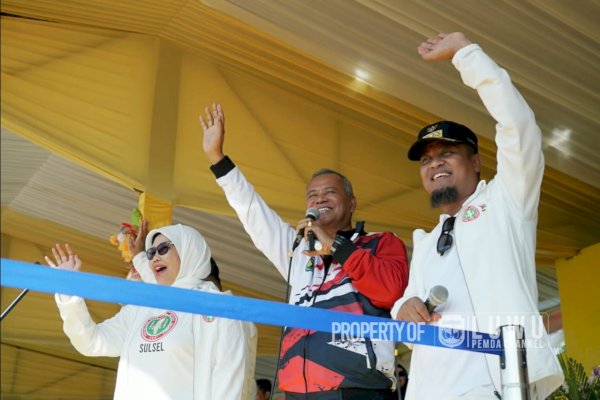 Hadiri Pembukaan Porseni PGRI VI Sulsel, Basmin Semangati Kontingen Kabupaten Luwu