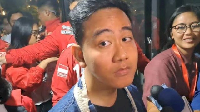 Gibran Rakabuming Putra Jokowi Tolak &#8216;Log In&#8217; PSI: Tak Segampang Itu, Enak Aja