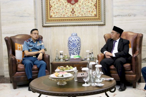 Pasca Dilantik Jadi Danlantamal VI Makassar, Laksma TNI Ivan Gatot Kunjungi Danny Pomanto