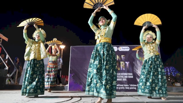 Penampilan Tarian Tradisional, Lenggang Budaya dan Anatari Padat Pengunjung