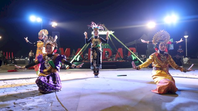 Perkenalkan Keberagaman Budaya, Siswa SMA 10 Makassar Tampil di F8