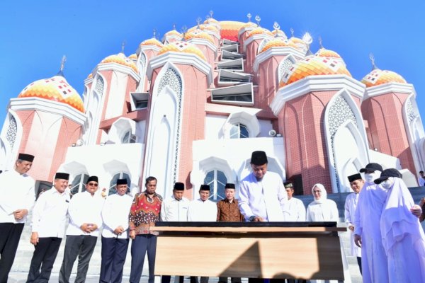 Resmikan Masjid Kubah 99 Asmaul Husna, Gubernur Andi Sudirman : Komitmen Pembangunan Berkelanjutan