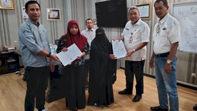 Pemprov Sulsel Serahkan Santunan Kematian Kepada Ahli Waris Korban Longsor di Jeneponto dan Maros