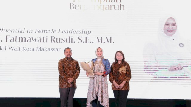 Wawali Makassar Fatmawati Rusdi Raih Apresiasi Perempuan Berpengaruh Kategori Pemimpin.(F-HUmas)
