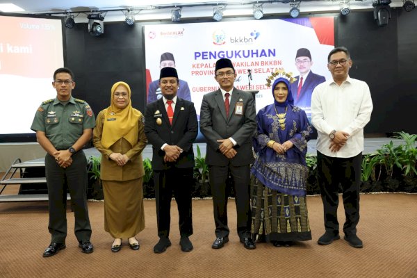 Gubernur Sulsel Kukuhkan Kepala BKKBN Shodiqin