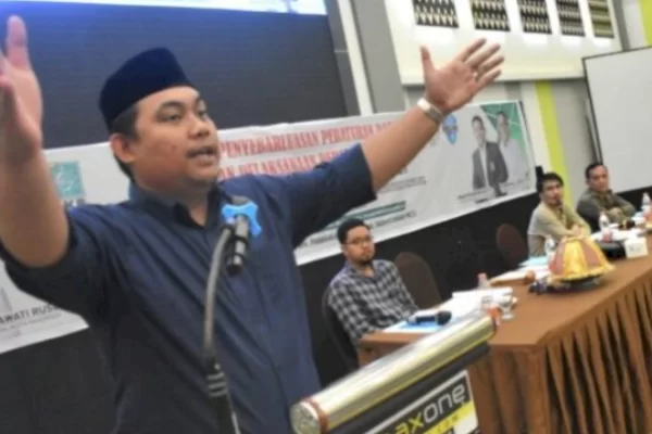 Anggota DPRD Makassar Imam Musakkar Ingatkan Warga Tidak Asal Jual-Beli Minuman Beralkohol